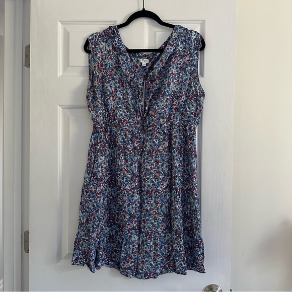 Size XXL Thyme Maternity Floral Flutter Sleeve Midi Dress - Picture 1 of 3